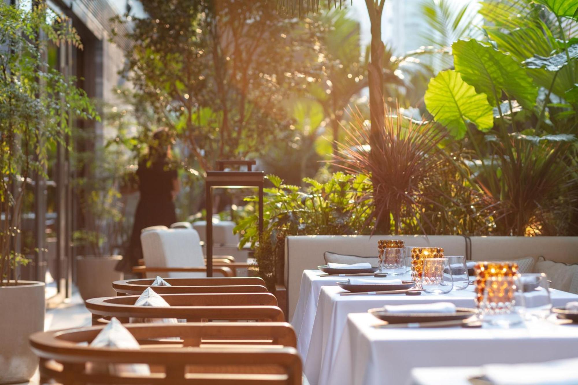 The Hari Hong Kong Hotel Exterior photo